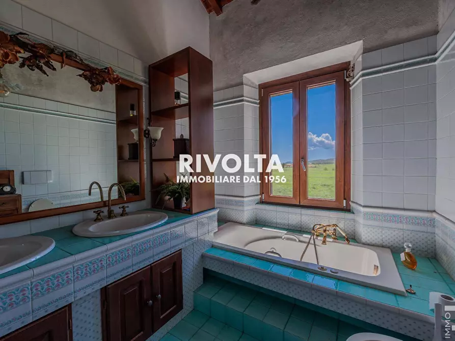 Immagine 21 di Rustico / casale in vendita  in con terreno in maremma a Magliano In Toscana