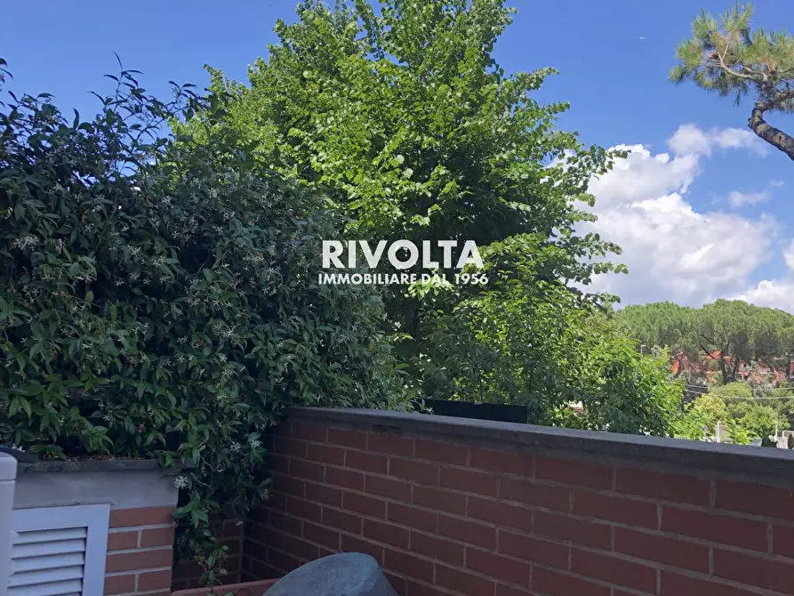 Immagine 3 di Appartamento in vendita  in Via Aurelia a Roma