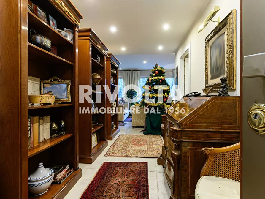 Immagine 2 di Appartamento in vendita  in Viale Cortina D'ampezzo a Roma