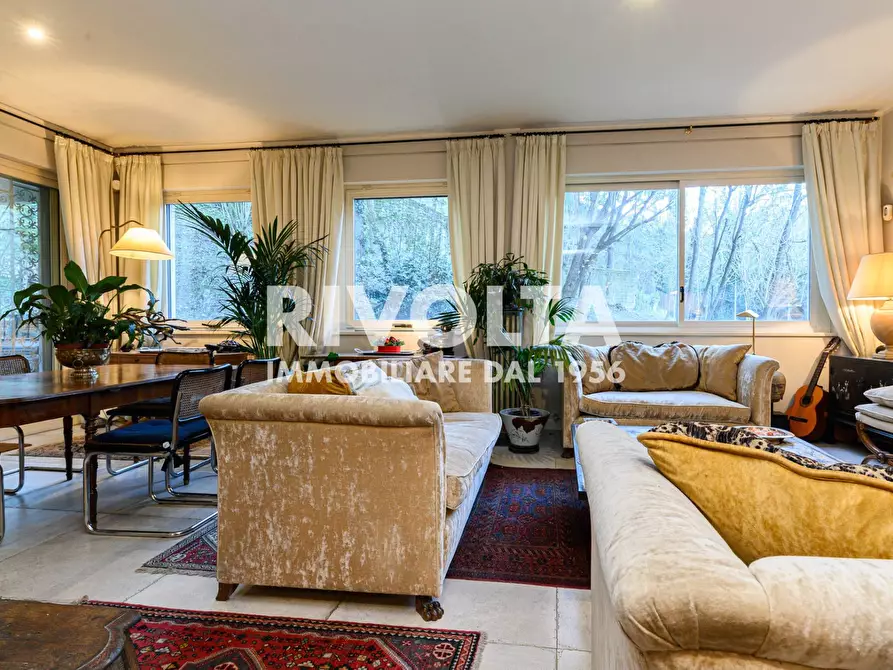 Immagine 4 di Appartamento in vendita  in Viale Cortina D'ampezzo a Roma