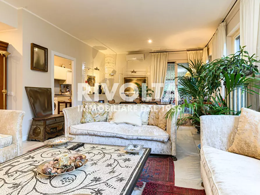 Immagine 8 di Appartamento in vendita  in Viale Cortina D'ampezzo a Roma