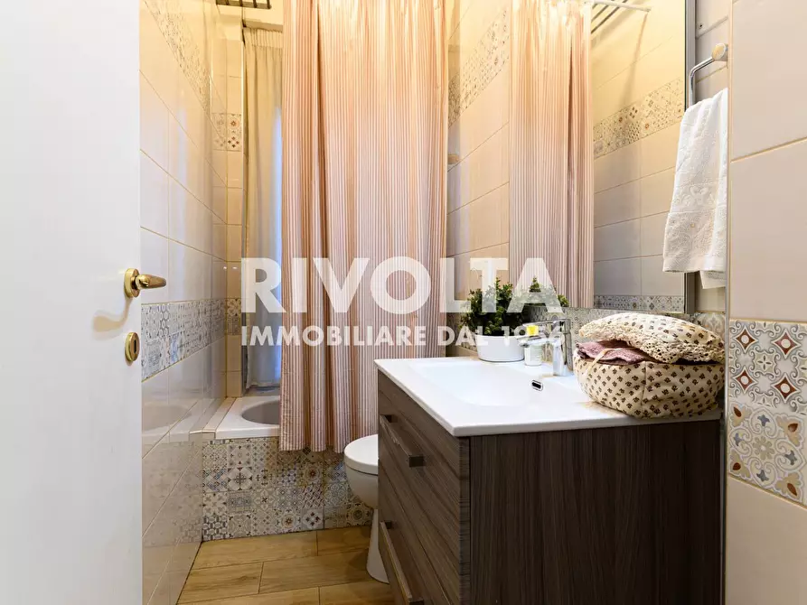 Immagine 11 di Appartamento in vendita  in Viale Cortina D'ampezzo a Roma