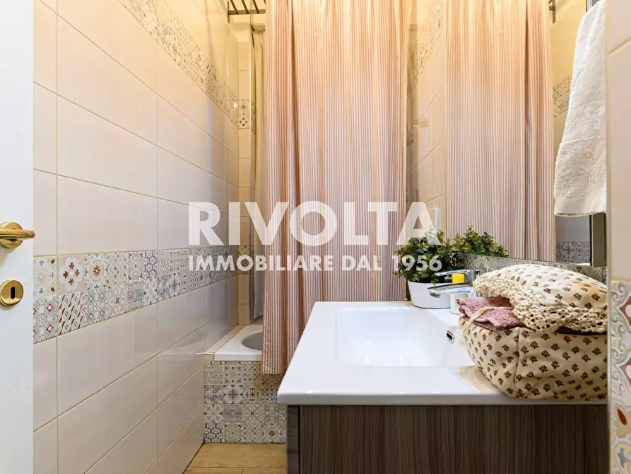 Immagine 12 di Appartamento in vendita  in Viale Cortina D'ampezzo a Roma