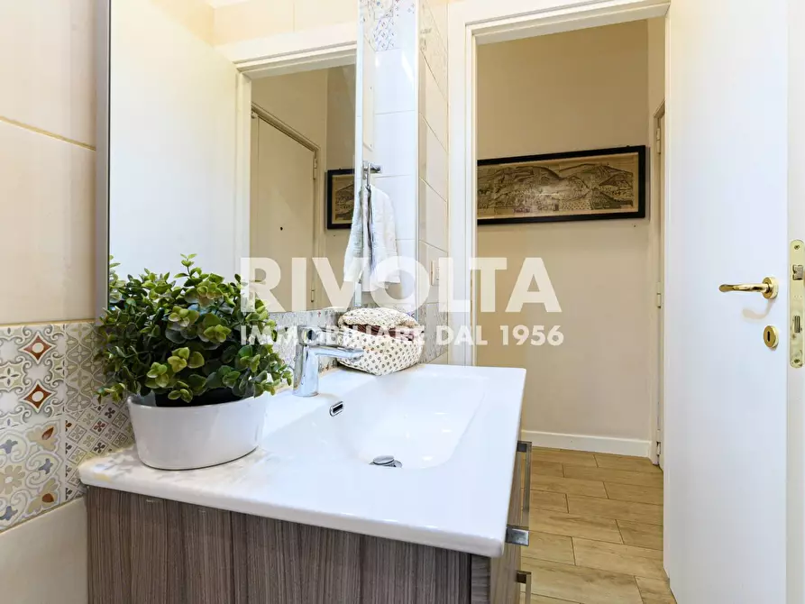 Immagine 13 di Appartamento in vendita  in Viale Cortina D'ampezzo a Roma