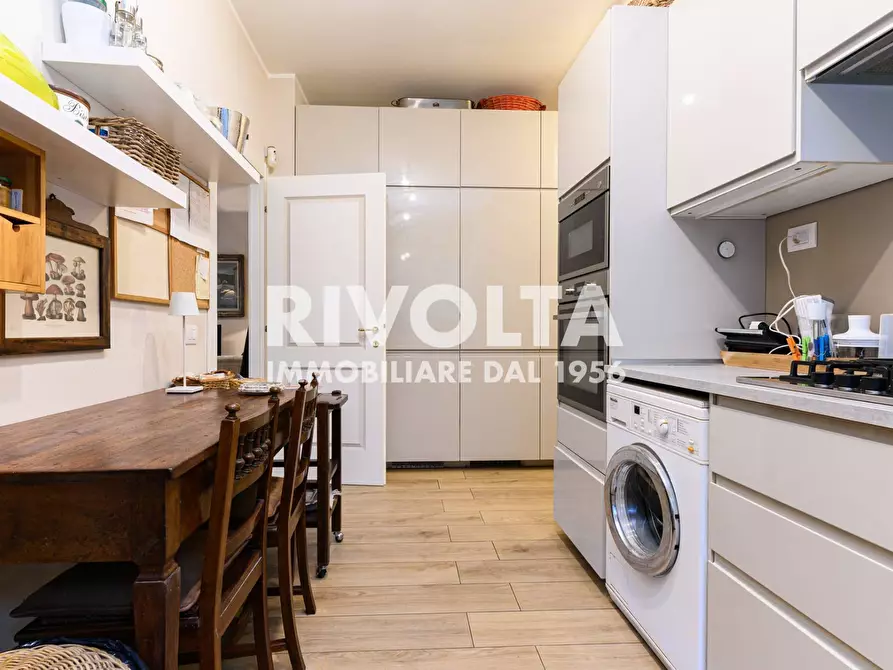 Immagine 19 di Appartamento in vendita  in Viale Cortina D'ampezzo a Roma