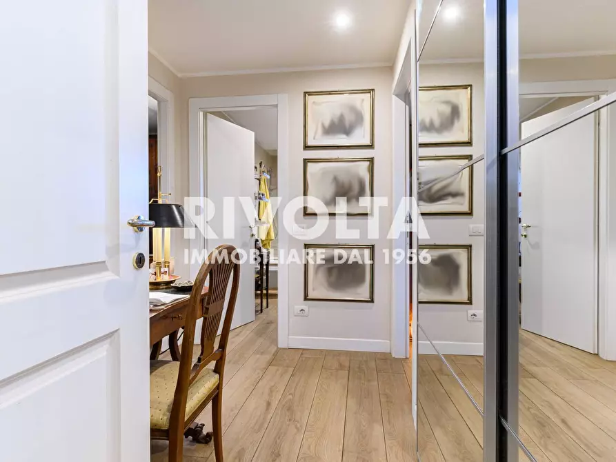 Immagine 26 di Appartamento in vendita  in Viale Cortina D'ampezzo a Roma