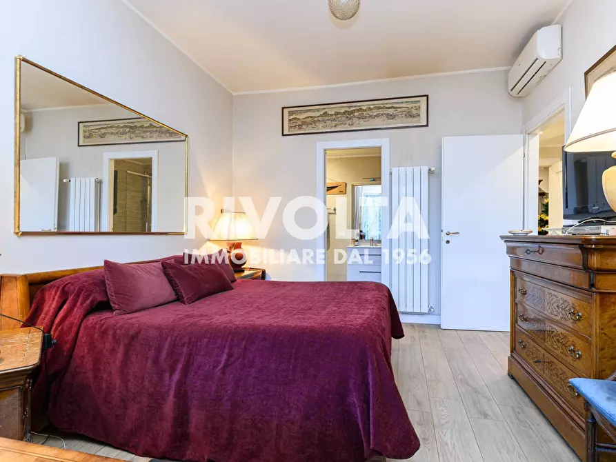 Immagine 30 di Appartamento in vendita  in Viale Cortina D'ampezzo a Roma