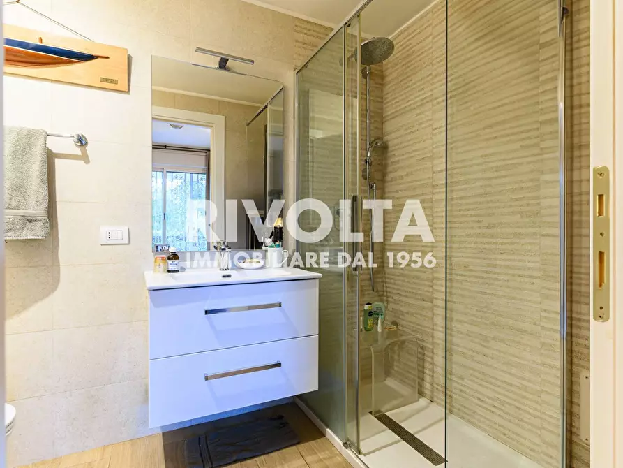 Immagine 32 di Appartamento in vendita  in Viale Cortina D'ampezzo a Roma