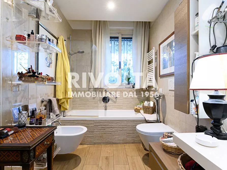 Immagine 38 di Appartamento in vendita  in Viale Cortina D'ampezzo a Roma