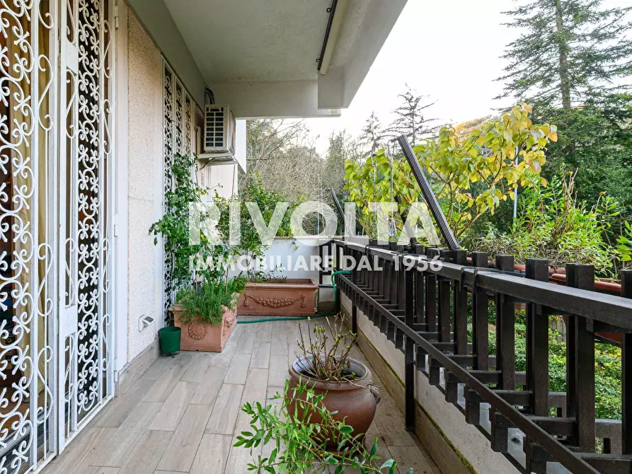 Immagine 45 di Appartamento in vendita  in Viale Cortina D'ampezzo a Roma