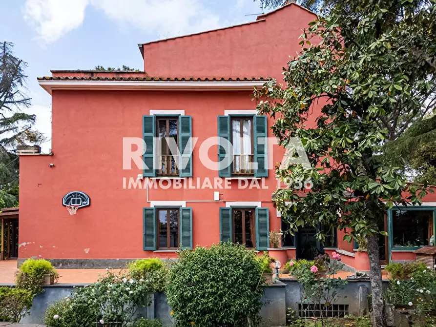 Immagine 2 di Villa in vendita  in Via Appia Pignatelli a Roma