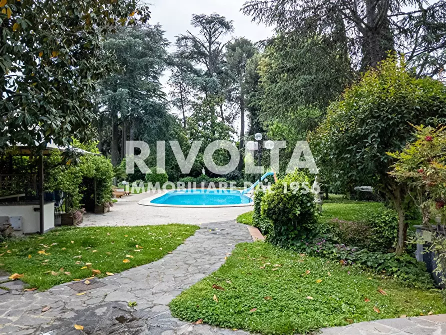 Immagine 3 di Villa in vendita  in Via Appia Pignatelli a Roma