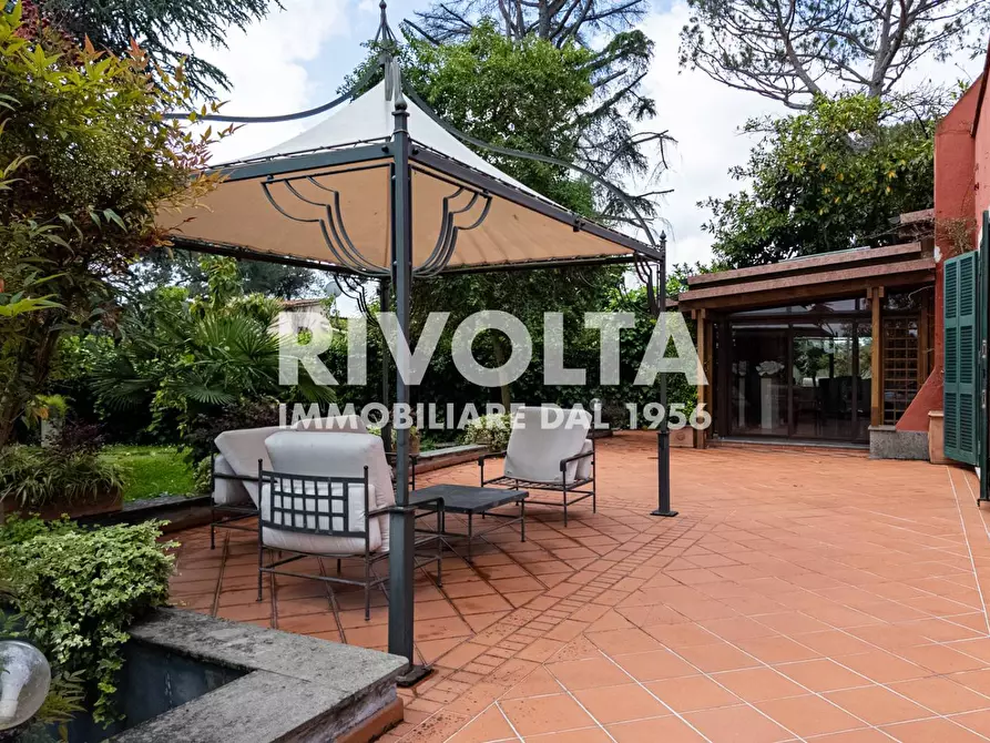 Immagine 4 di Villa in vendita  in Via Appia Pignatelli a Roma