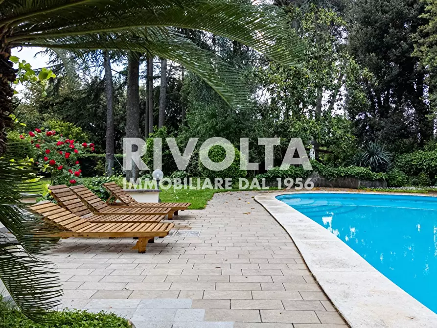 Immagine 10 di Villa in vendita  in Via Appia Pignatelli a Roma