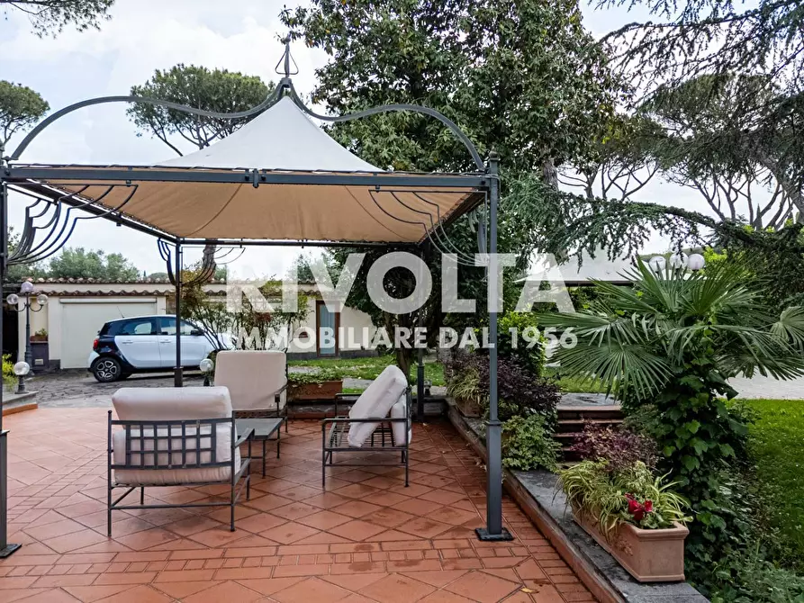 Immagine 20 di Villa in vendita  in Via Appia Pignatelli a Roma