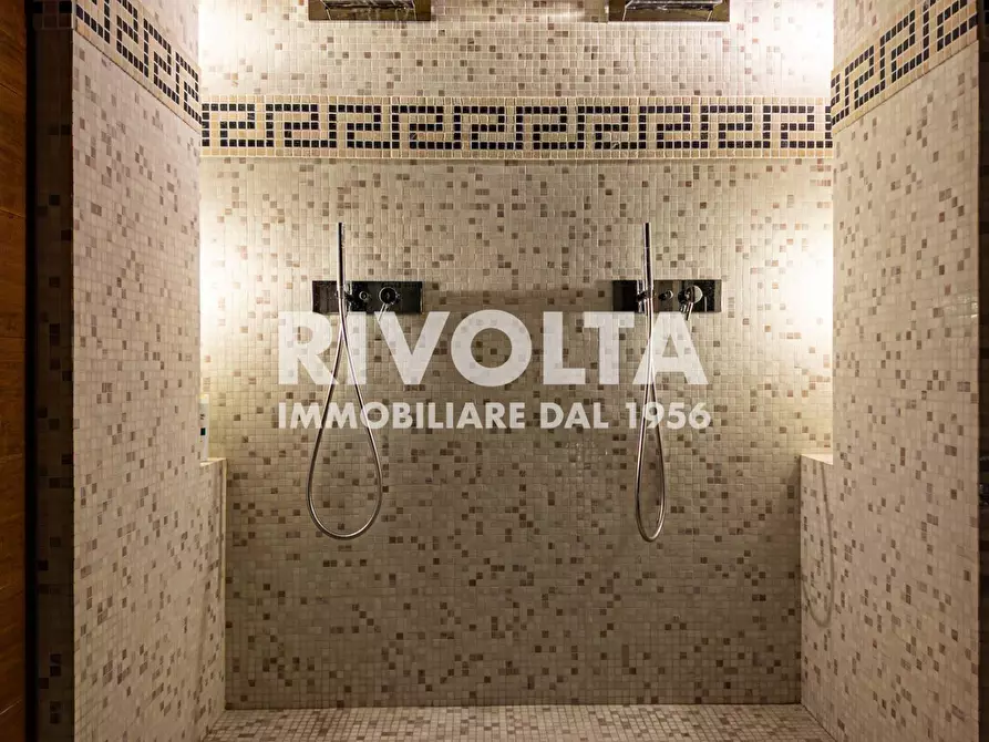 Immagine 30 di Villa in vendita  in Via Appia Pignatelli a Roma