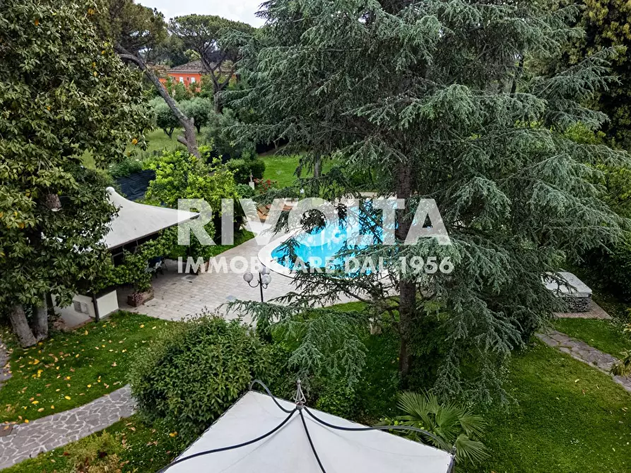 Immagine 52 di Villa in vendita  in Via Appia Pignatelli a Roma