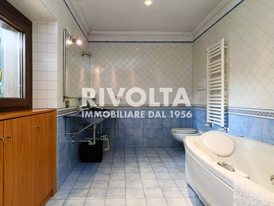 Immagine 86 di Villa in vendita  in Via Appia Pignatelli a Roma
