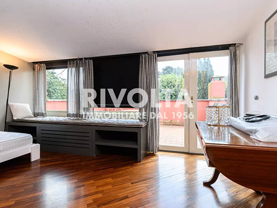 Immagine 90 di Villa in vendita  in Via Appia Pignatelli a Roma