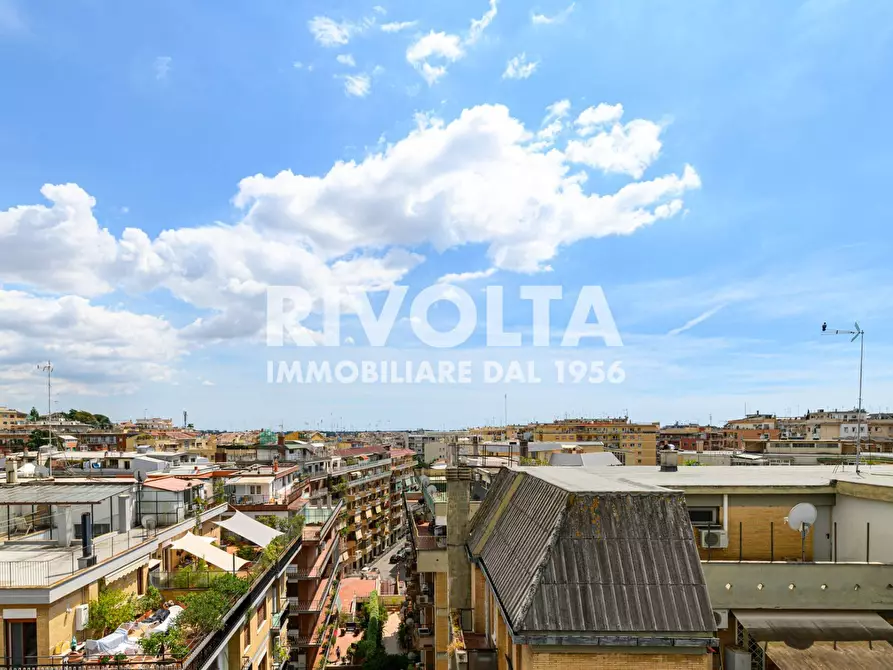 Immagine 9 di Attico in vendita  in Via Attilio Friggeri a Roma