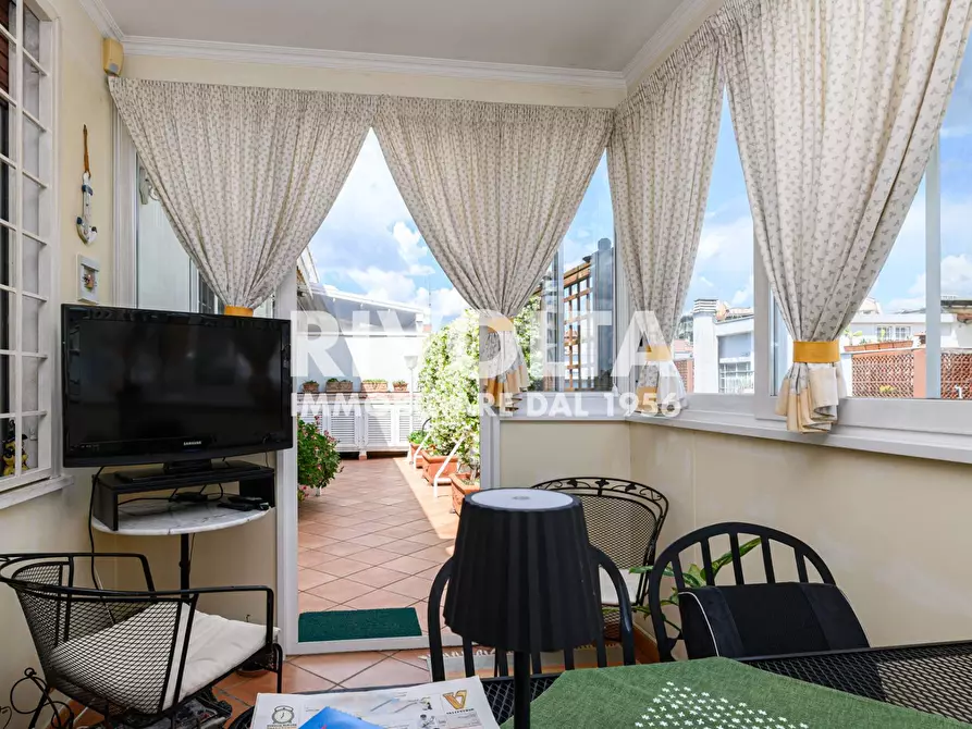 Immagine 27 di Attico in vendita  in Via Attilio Friggeri a Roma