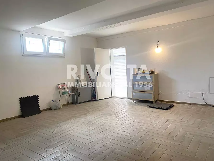 Immagine 1 di Magazzino in vendita  in Via Degli Scaligeri a Roma