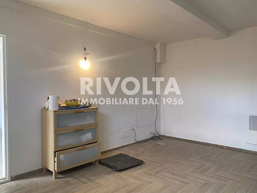 Immagine 5 di Magazzino in vendita  in Via Degli Scaligeri a Roma