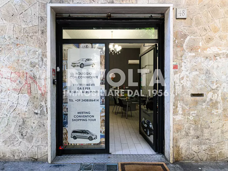 Immagine 14 di Locale commerciale in vendita  in Via Sirte a Roma