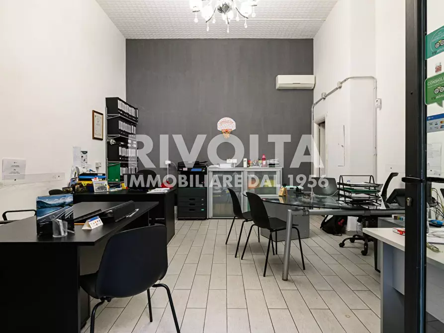 Immagine 2 di Locale commerciale in affitto  in Via Sirte a Roma
