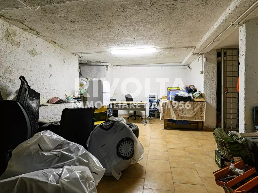 Immagine 8 di Locale commerciale in affitto  in Via Sirte a Roma