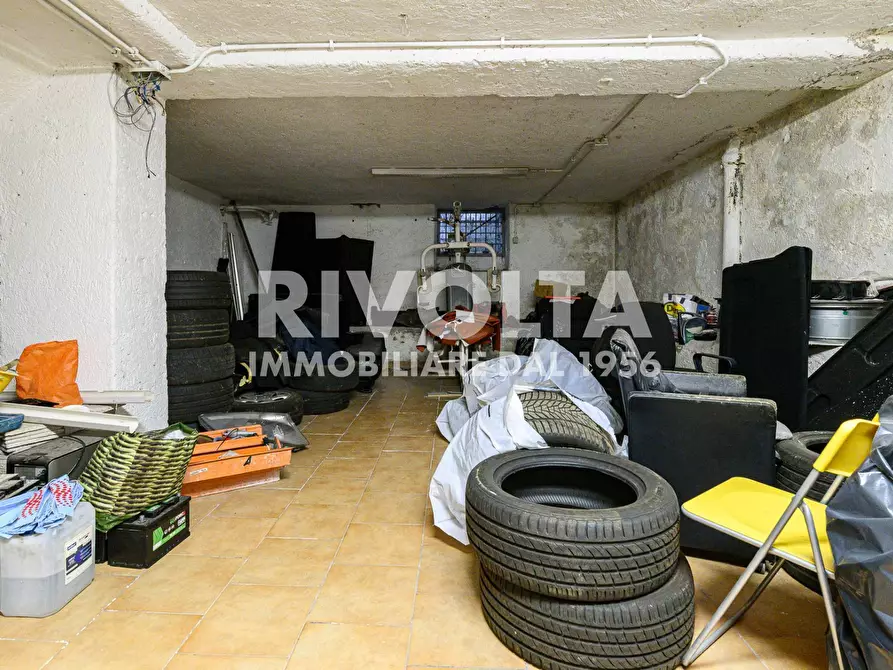 Immagine 9 di Locale commerciale in affitto  in Via Sirte a Roma