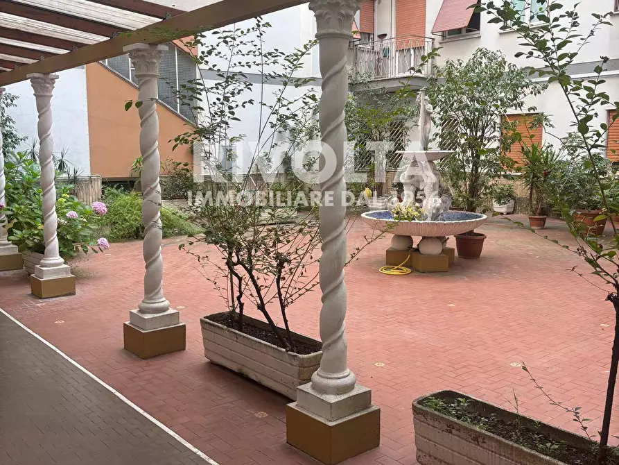 Immagine 45 di Appartamento in vendita  in Via Vittorio Spinazzola a Roma