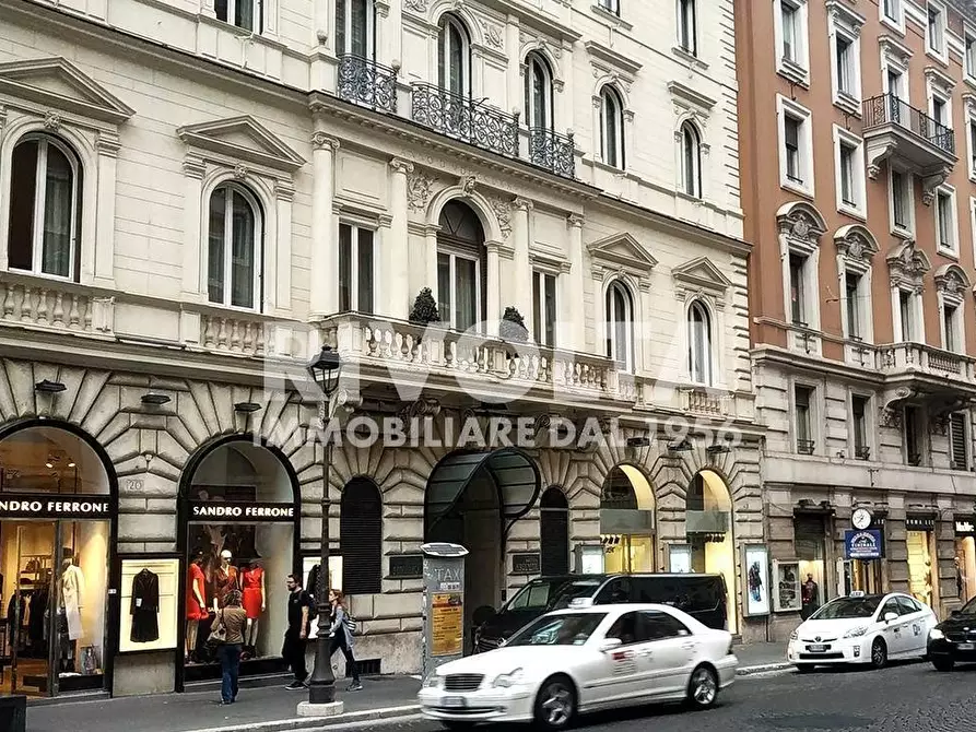 Immagine 2 di Locale commerciale in affitto  in Via Nazionale a Roma