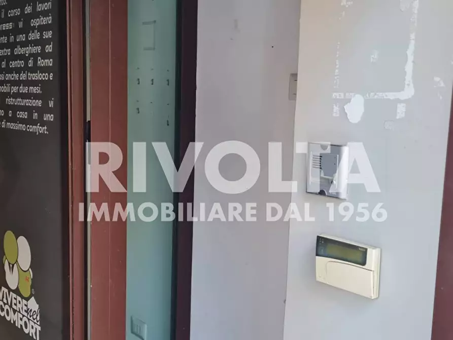Immagine 2 di Locale commerciale in vendita  in Viale Desiderato Pietri a Roma