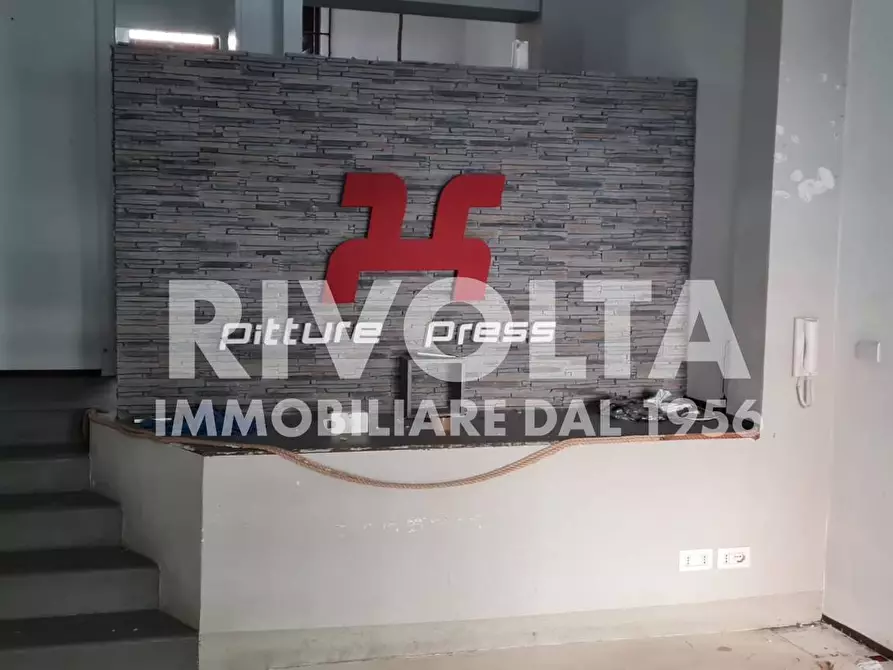 Immagine 4 di Locale commerciale in vendita  in Viale Desiderato Pietri a Roma