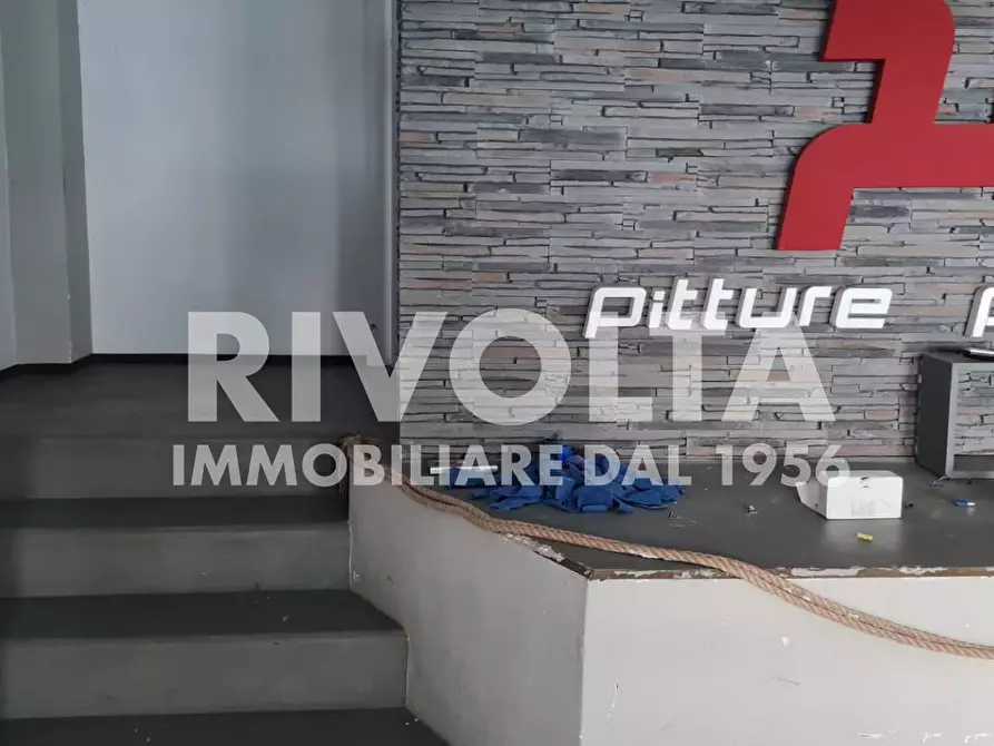 Immagine 5 di Locale commerciale in vendita  in Viale Desiderato Pietri a Roma