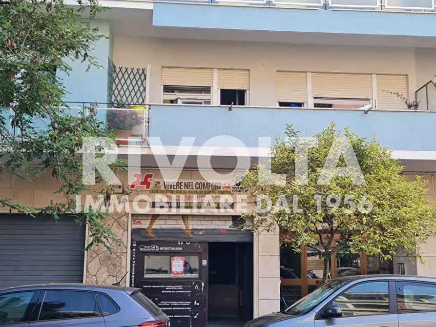 Immagine 6 di Locale commerciale in vendita  in Viale Desiderato Pietri a Roma