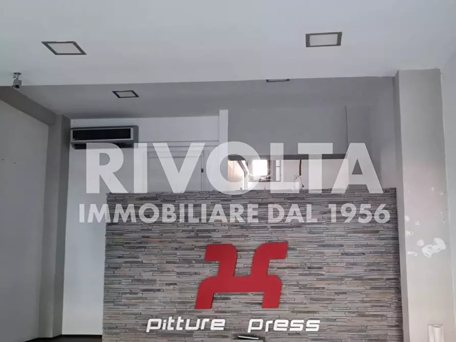 Immagine 9 di Locale commerciale in vendita  in Viale Desiderato Pietri a Roma