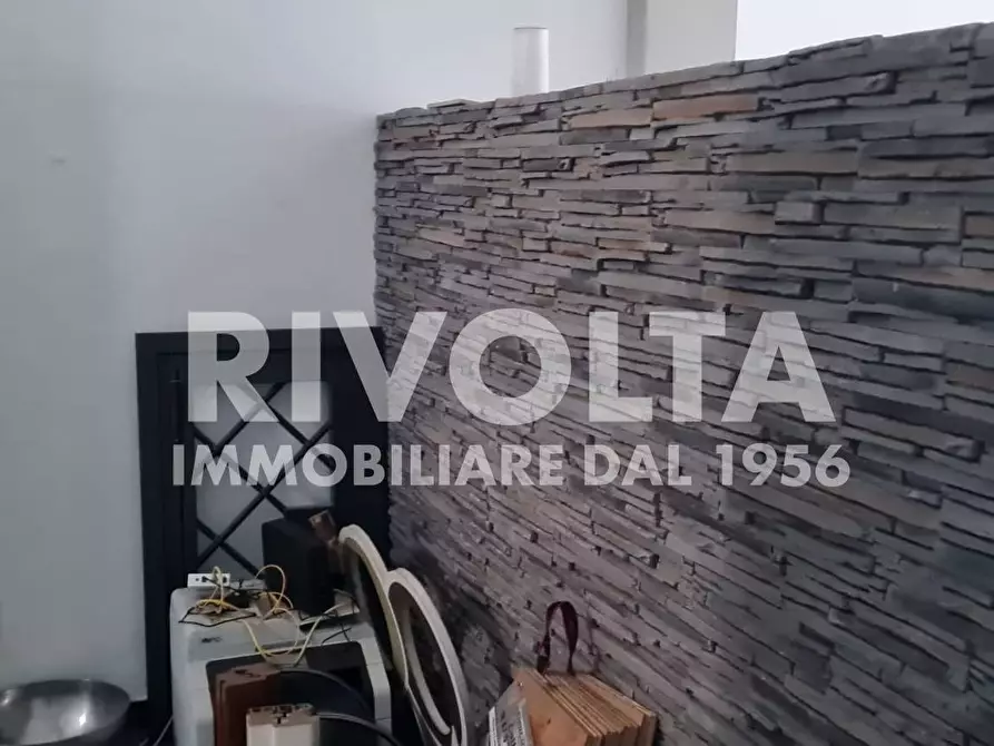Immagine 12 di Locale commerciale in vendita  in Viale Desiderato Pietri a Roma