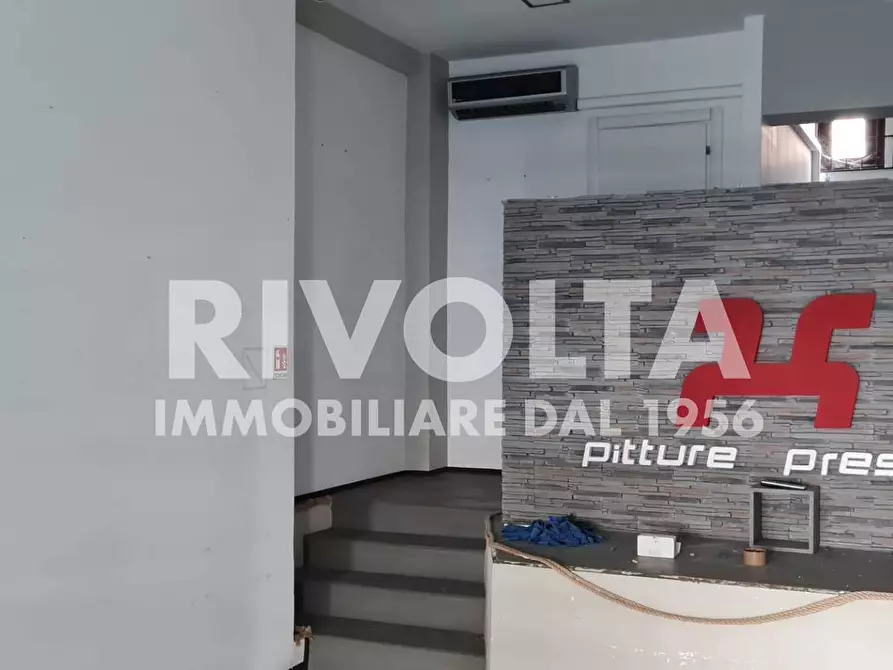Immagine 15 di Locale commerciale in vendita  in Viale Desiderato Pietri a Roma