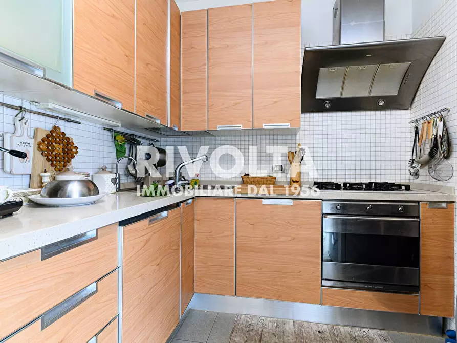 Immagine 13 di Appartamento in vendita  in via Majorana a Roma