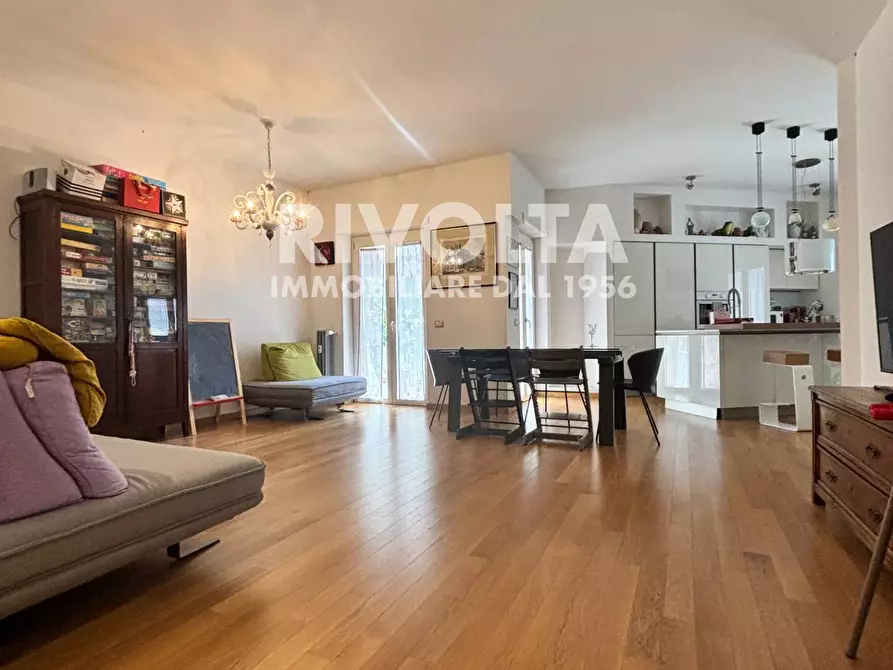 Immagine 2 di Appartamento in vendita  in Via Di Vigna Stelluti a Roma