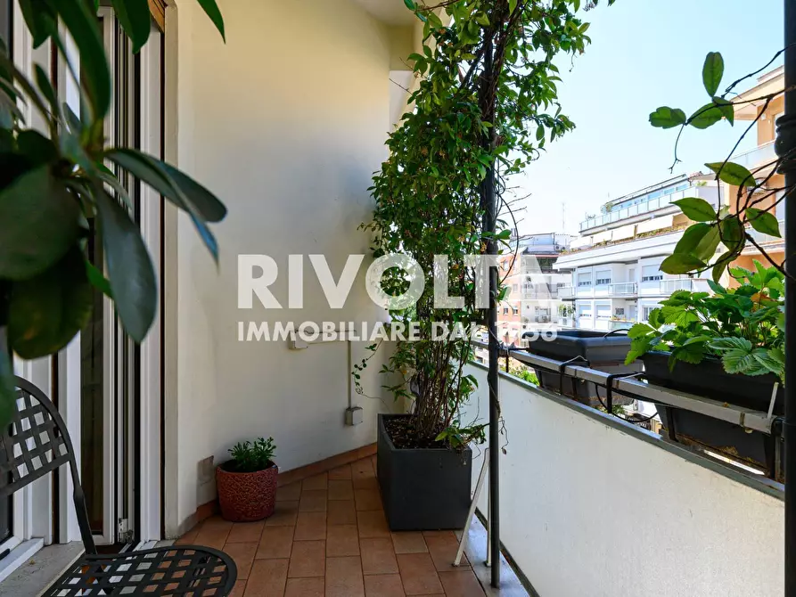 Immagine 18 di Appartamento in vendita  in Via Francesco Saverio Nitti a Roma