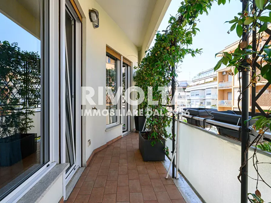 Immagine 20 di Appartamento in vendita  in Via Francesco Saverio Nitti a Roma