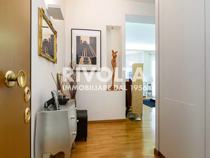 Immagine 2 di Appartamento in vendita  in Via Francesco Saverio Nitti a Roma