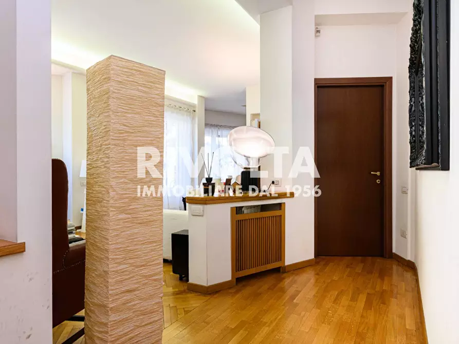 Immagine 3 di Appartamento in vendita  in Via Francesco Saverio Nitti a Roma