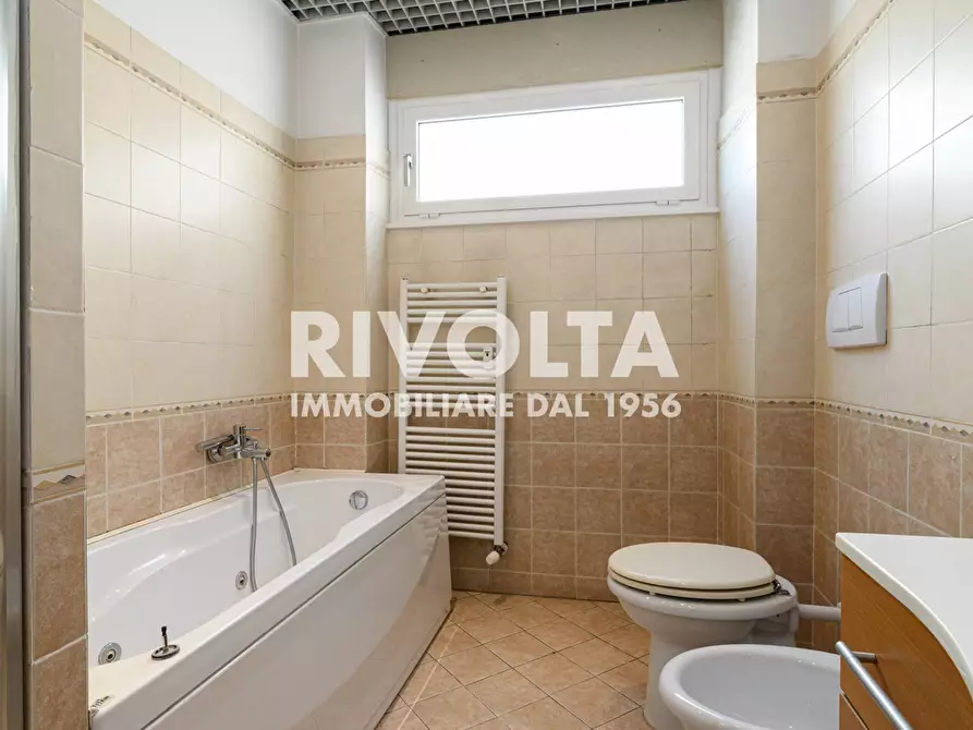 Immagine 37 di Appartamento in vendita  in Via Francesco Saverio Nitti a Roma