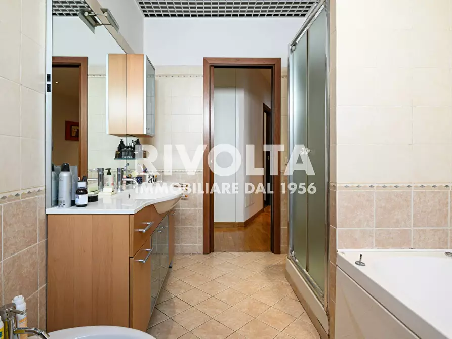 Immagine 38 di Appartamento in vendita  in Via Francesco Saverio Nitti a Roma