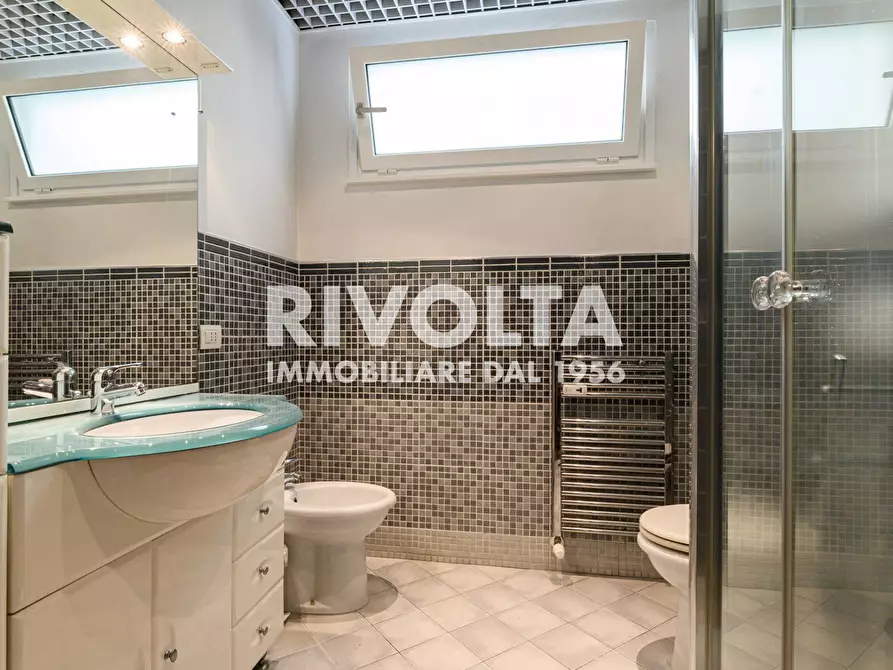 Immagine 41 di Appartamento in vendita  in Via Francesco Saverio Nitti a Roma