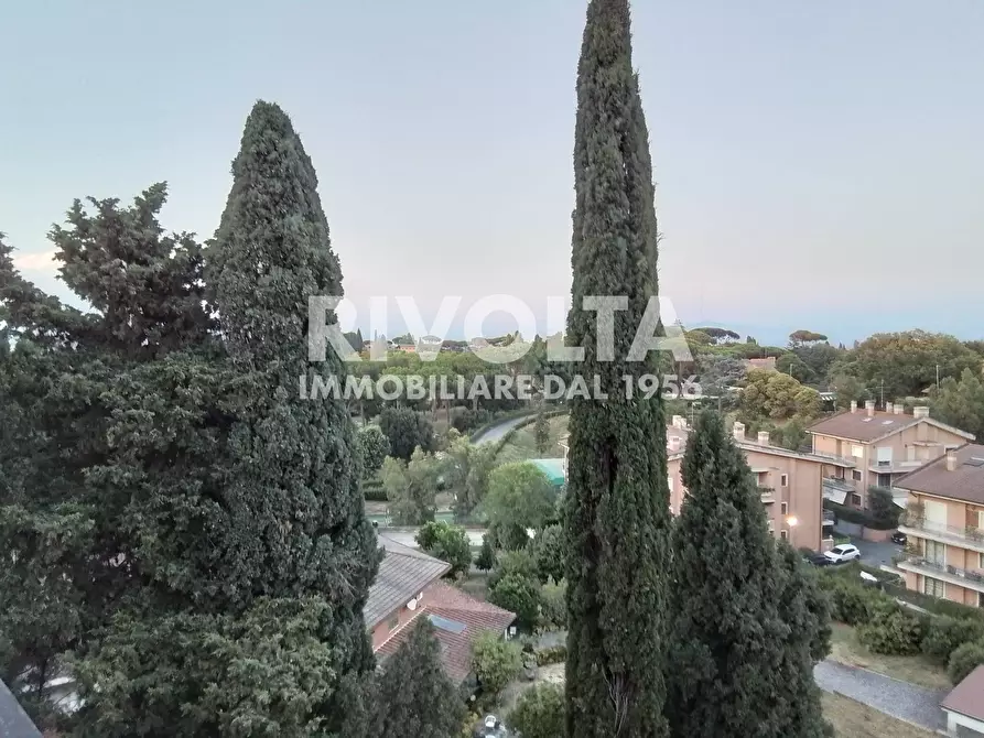 Immagine 5 di Appartamento in vendita  in Via Cassia a Roma